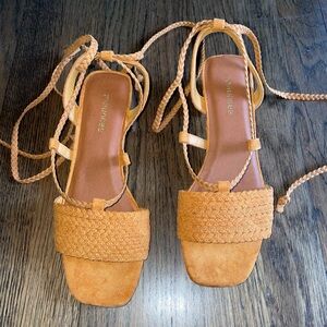 Women’s sandals size 6